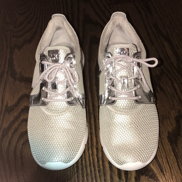 Metallic sneakers - Picture 3 of 5